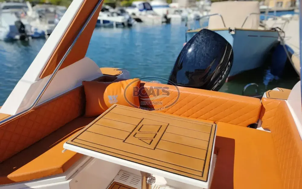 slider 3 Tiger Marine Tiger 850 Open