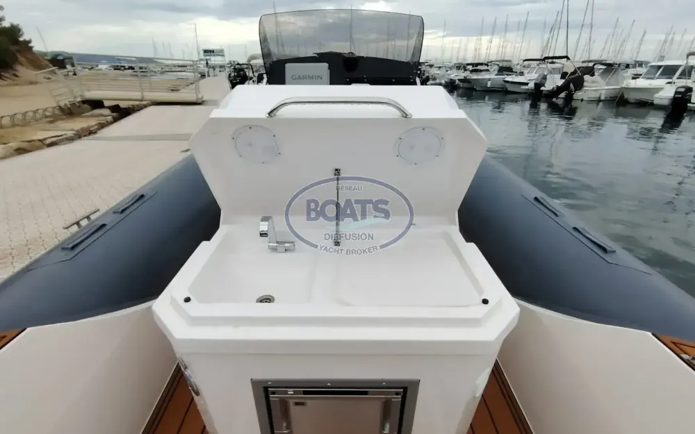 slider 6 Tiger Marine Tiger 850 Open