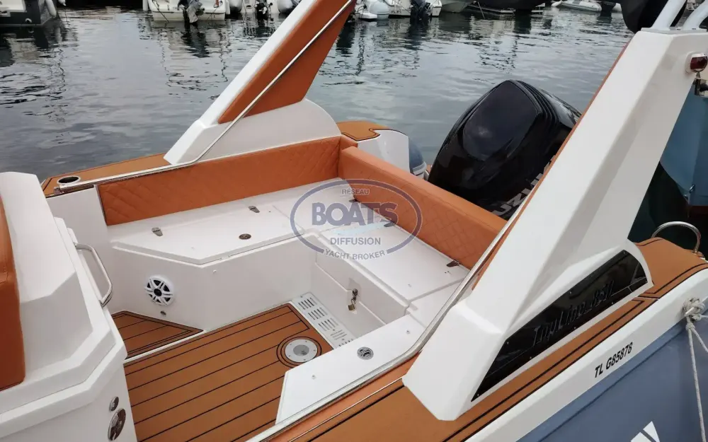 slider 7 Tiger Marine Tiger 850 Open