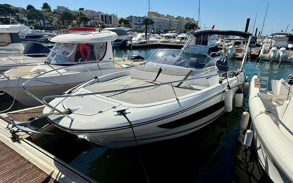 slider 0 Jeanneau  CAP CAMARAT 7.5 WA S2 