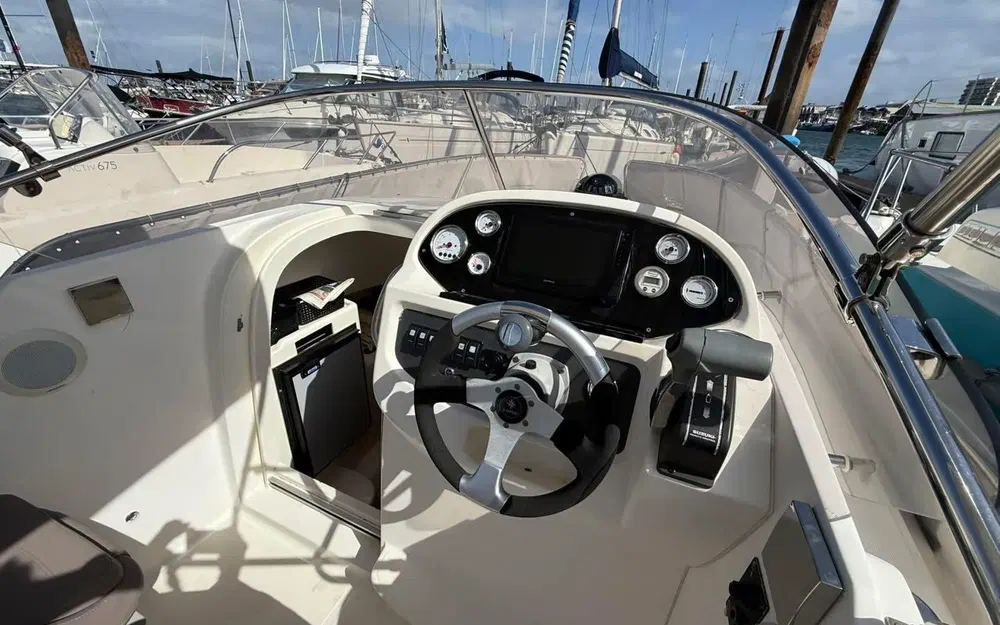 slider 11 Jeanneau Cap Camarat 715