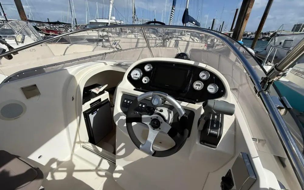 slider 11 Jeanneau Cap Camarat 715 WA