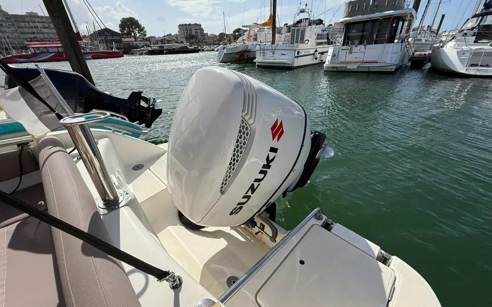 slider 13 Jeanneau Cap Camarat 715