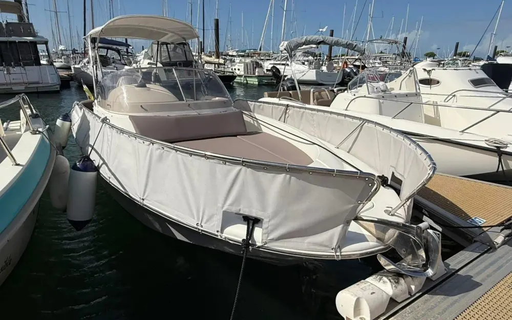 slider 1 Jeanneau Cap Camarat 715 WA