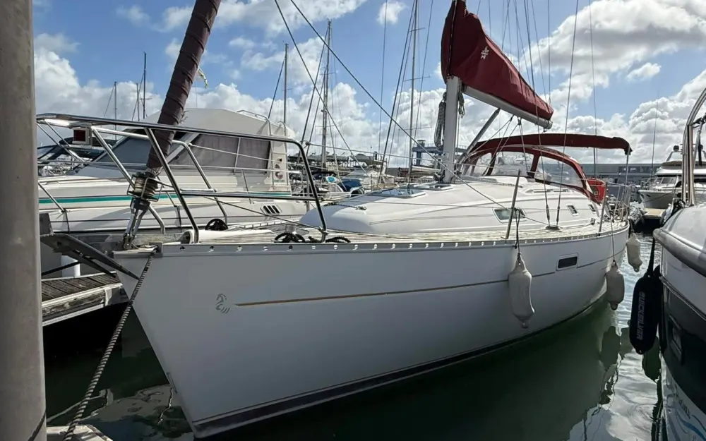 slider 1 Beneteau Oceanis 331 Clipper