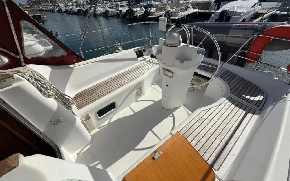 slider 5 Beneteau Oceanis 331 Clipper