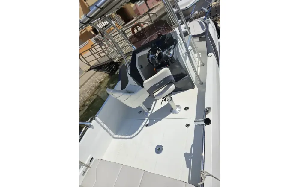 slider 1 Beneteau Flyer 6.6 SPACEdeck