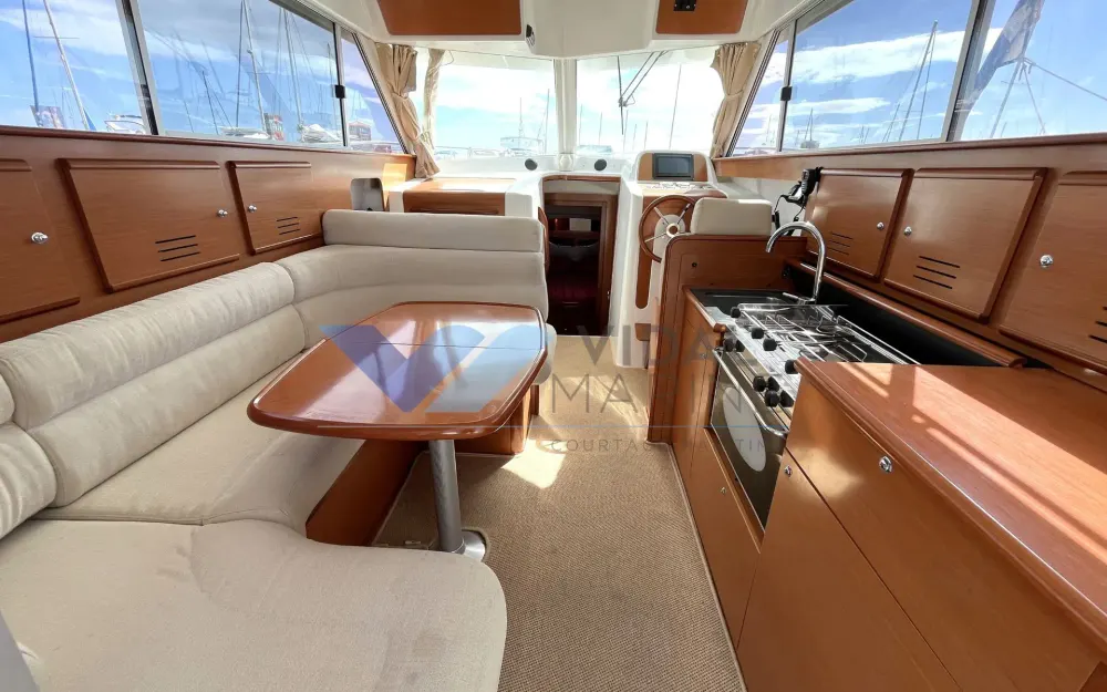 slider 1 Beneteau Antares 10.80