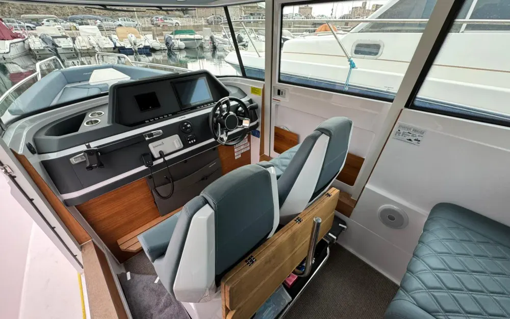slider 14 Axopar  28 Open
