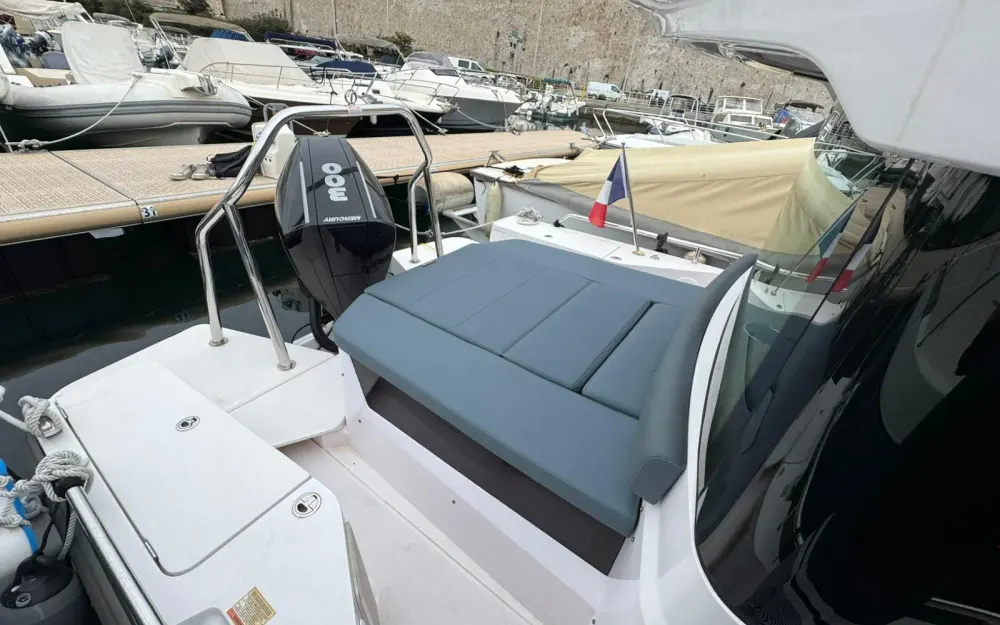slider 5 Axopar  28 Open