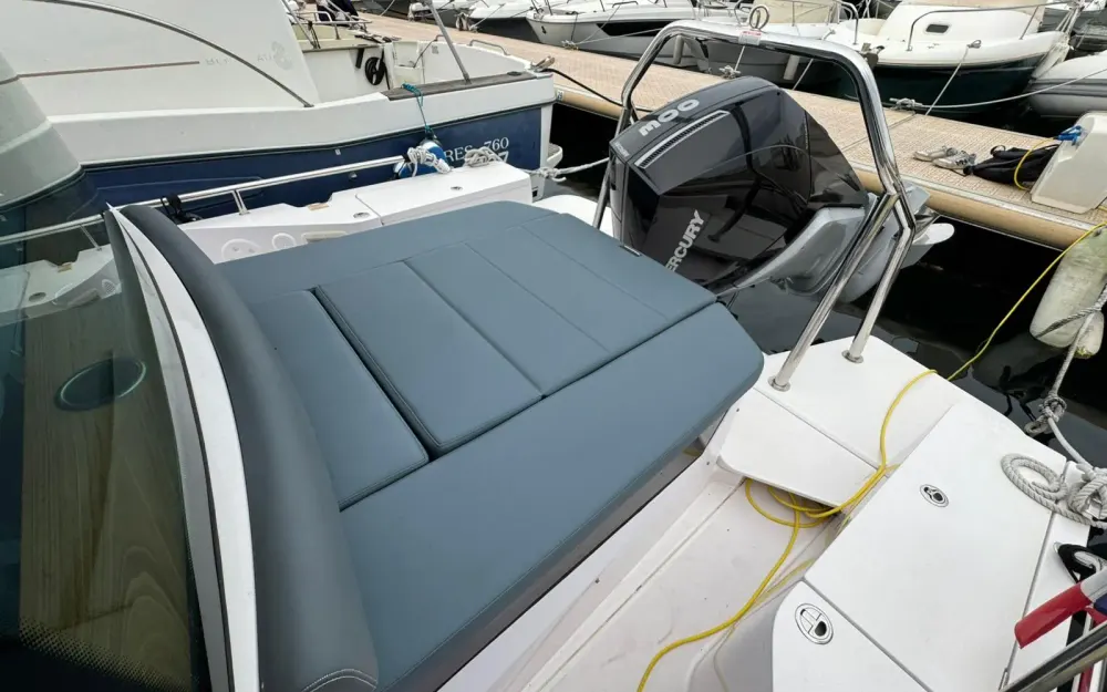 slider 6 Axopar  28 Open