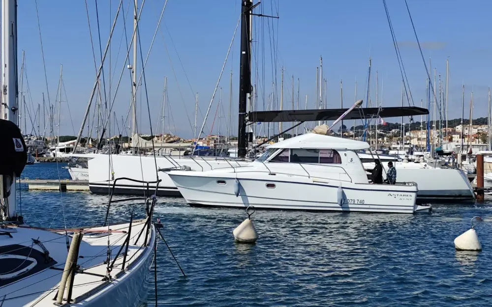 slider 3 Beneteau Antares 10.80