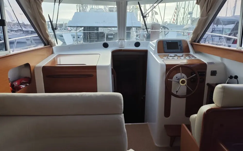 slider 6 Beneteau Antares 10.80