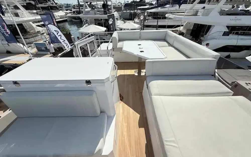 slider 13 Aventura Catamarans Aventura 38