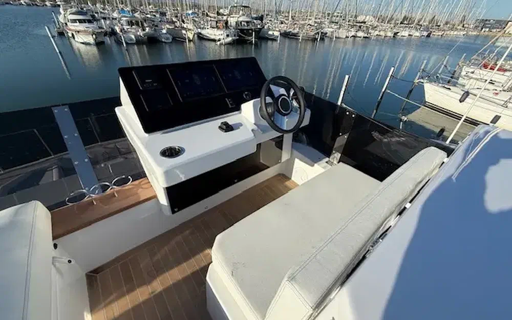 slider 15 Aventura Catamarans Aventura 38