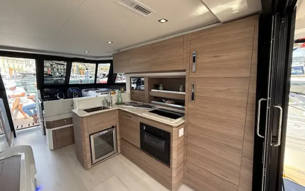 slider 2 Aventura Catamarans Aventura 38