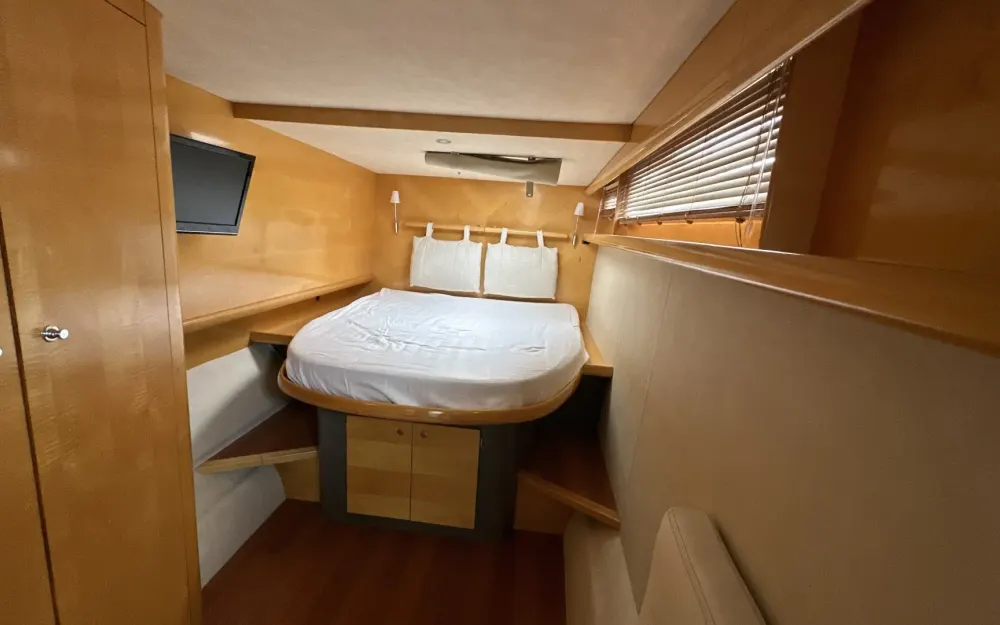 slider 11 Fountaine Pajot Cumberland 44