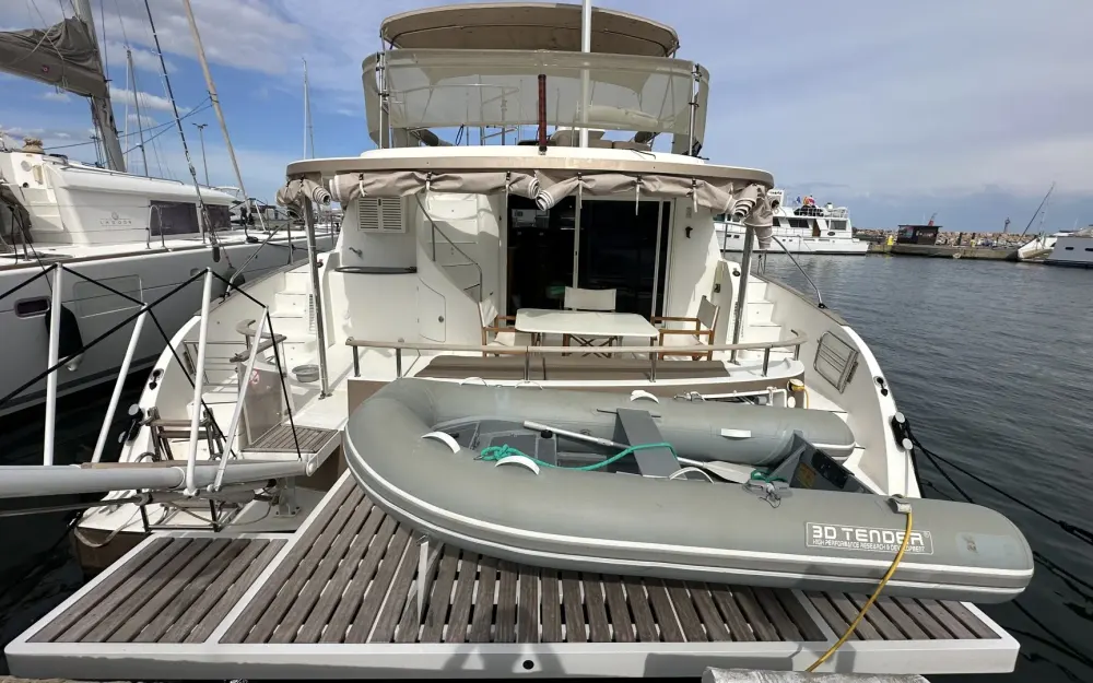 slider 1 Fountaine Pajot Cumberland 44