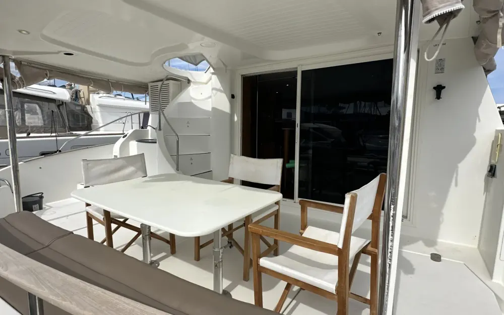 slider 2 Fountaine Pajot Cumberland 44