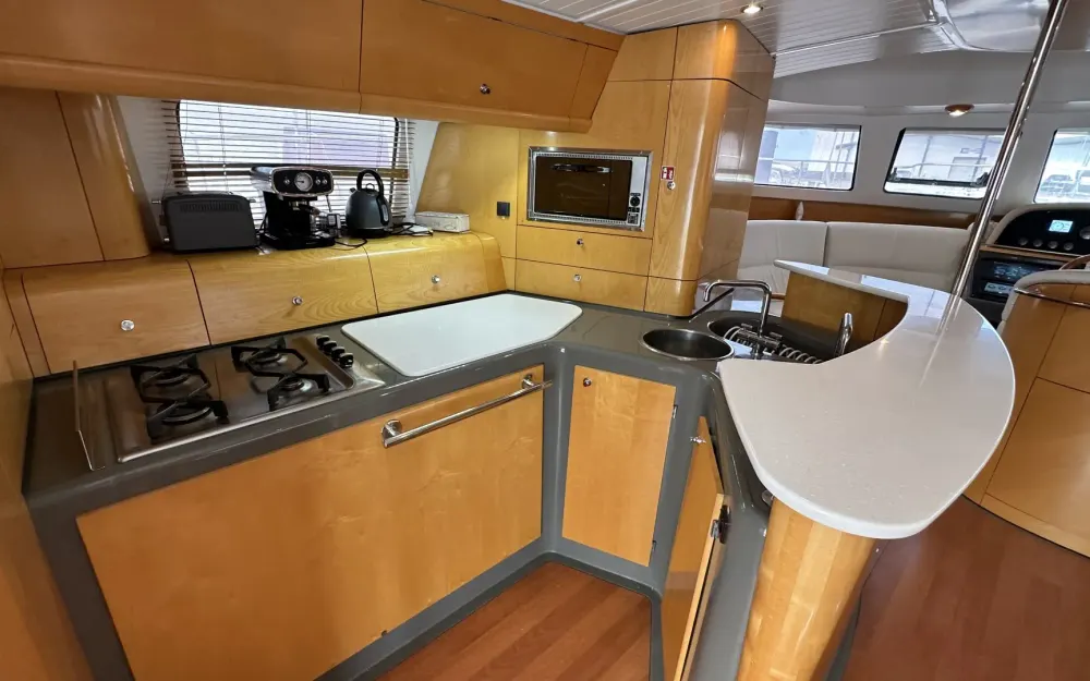 slider 5 Fountaine Pajot Cumberland 44