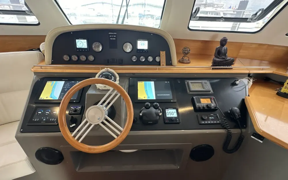 slider 6 Fountaine Pajot Cumberland 44