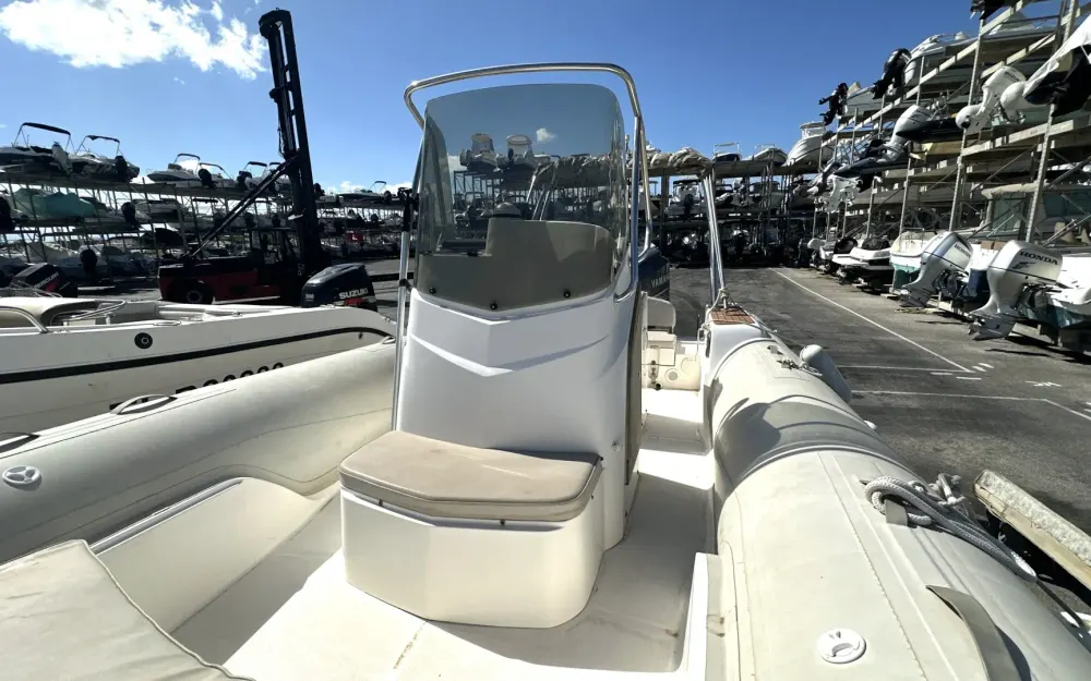 slider 11 Capelli Tempest 690