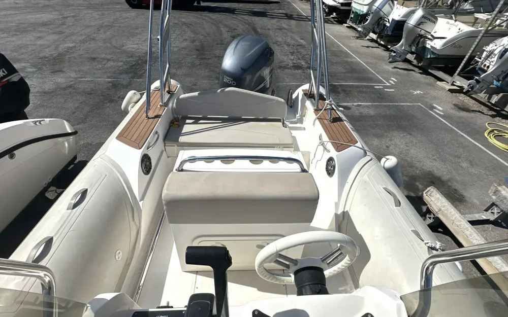 slider 13 Capelli Tempest 690