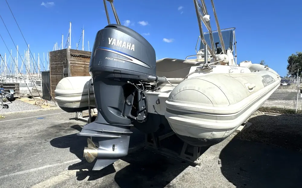 slider 1 Capelli Tempest 690