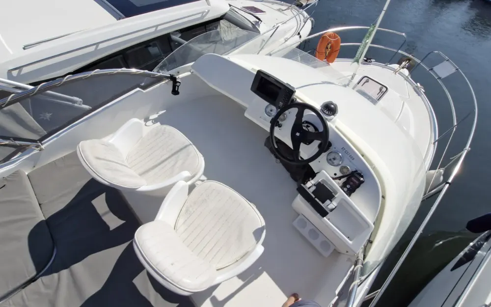slider 13 Jeanneau Merry Fisher 925