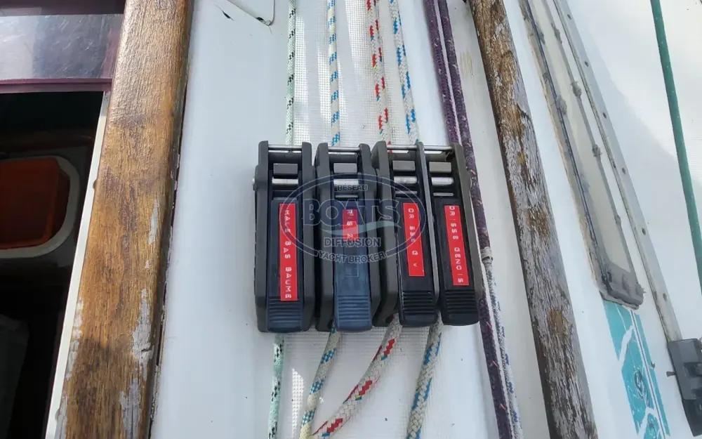 slider 10 Beneteau First 235
