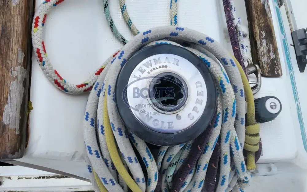 slider 12 Beneteau First 235