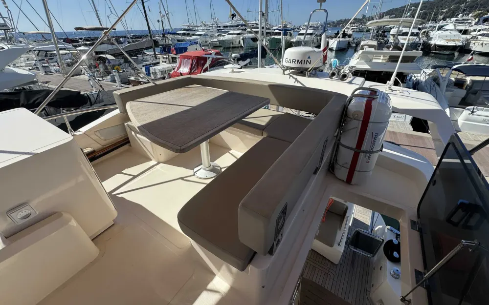 slider 6 Cayman  F520