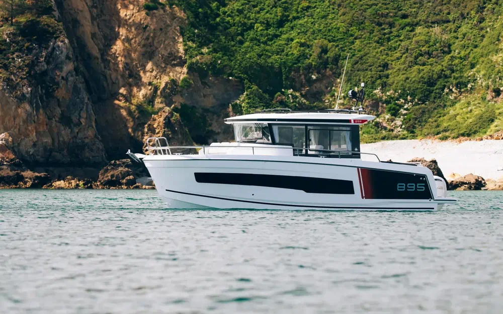 slider 0 Jeanneau Merry Fisher 895
