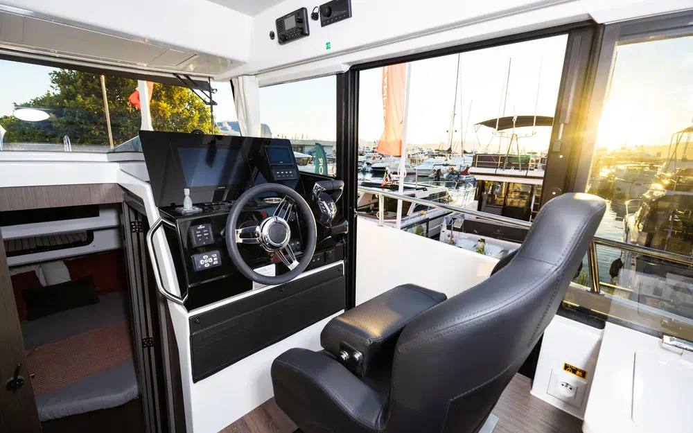 slider 9 Jeanneau Merry Fisher 895