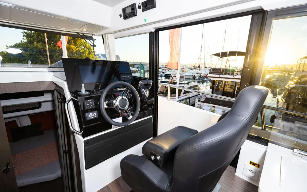 slider 9 Jeanneau Merry Fisher 895 Sport