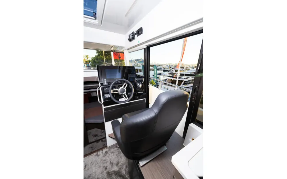 slider 10 Jeanneau Merry Fisher 895 Sport