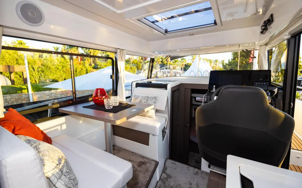 slider 7 Jeanneau Merry Fisher 895 Sport