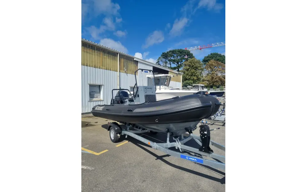 slider 1 3D Tender Nividic 550