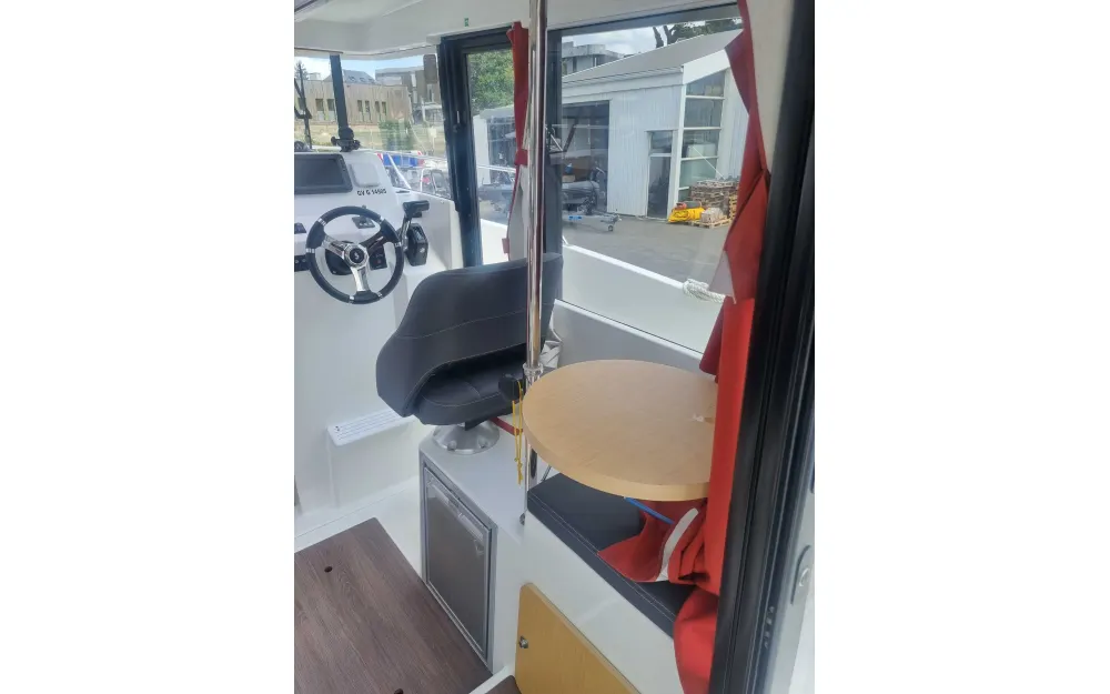 slider 5 Beneteau Barracuda 8