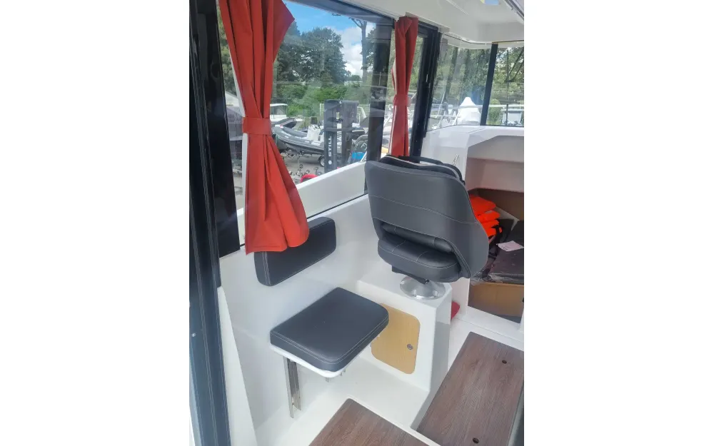 slider 6 Beneteau Barracuda 8