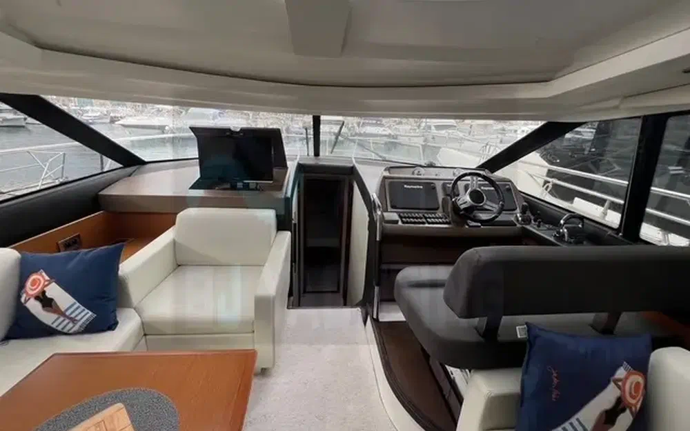 slider 7 Prestige Yachts 500 S
