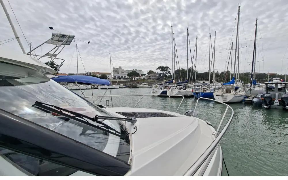 slider 2 Beneteau Antares Serie 9