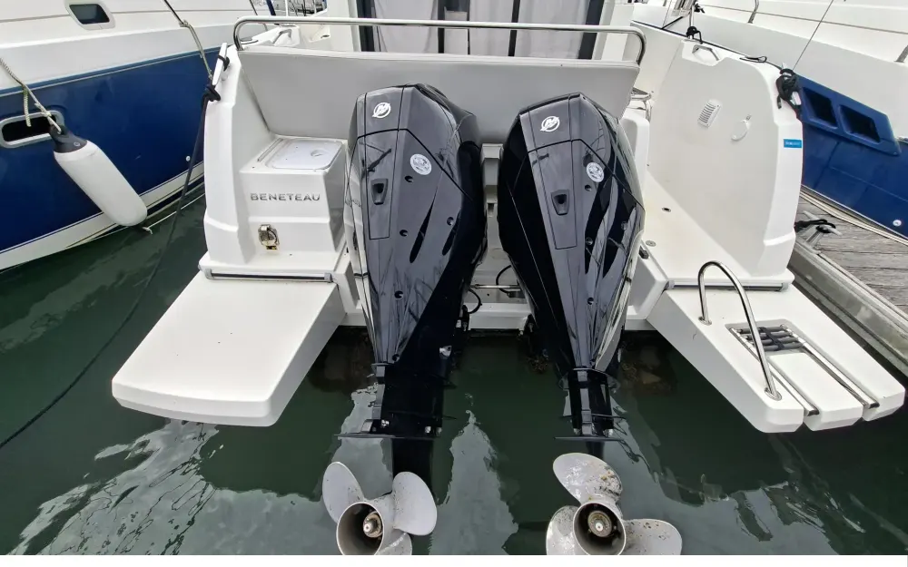 slider 5 Beneteau Antares Serie 9