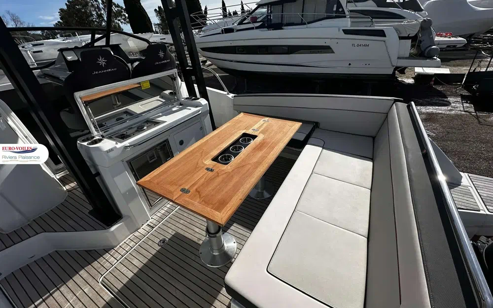 slider 11 Jeanneau Cap Camarat 9.0 WA