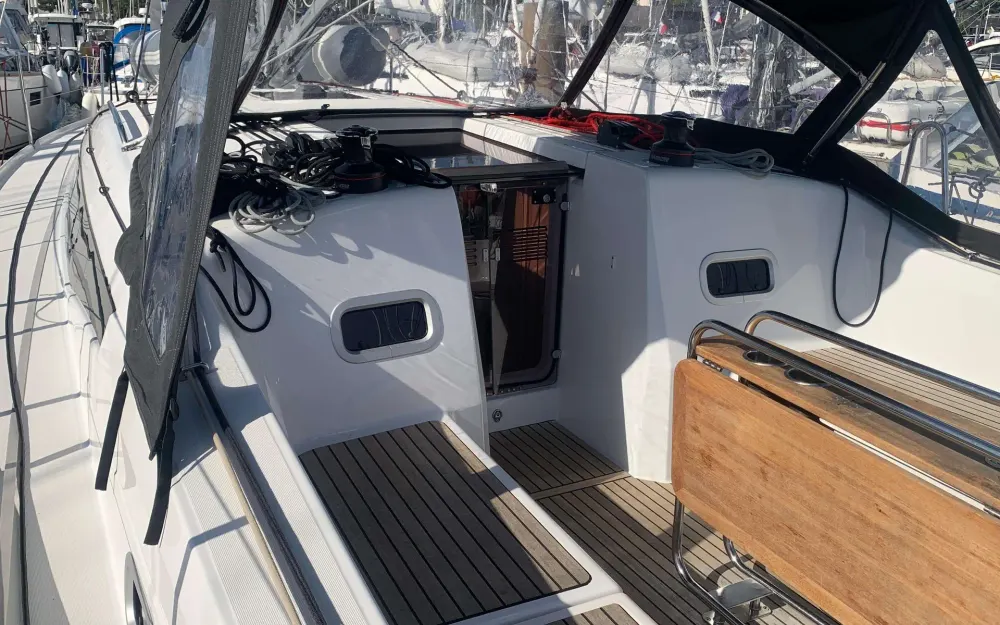 slider 9 Jeanneau Sun Odyssey 380