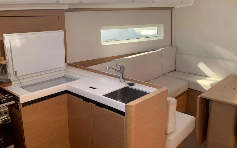 slider 13 Jeanneau Sun Odyssey 380