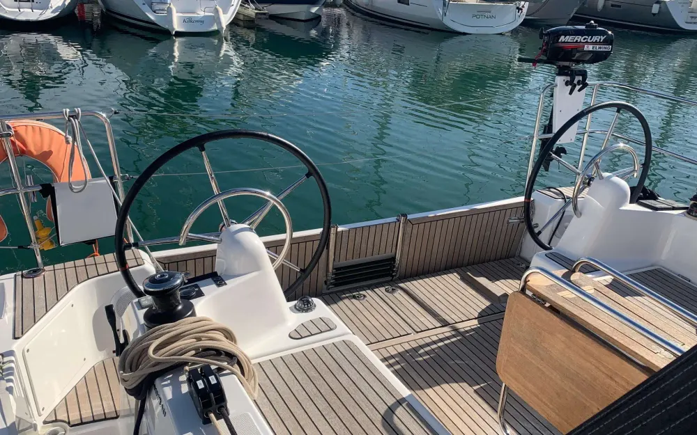 slider 2 Jeanneau Sun Odyssey 380