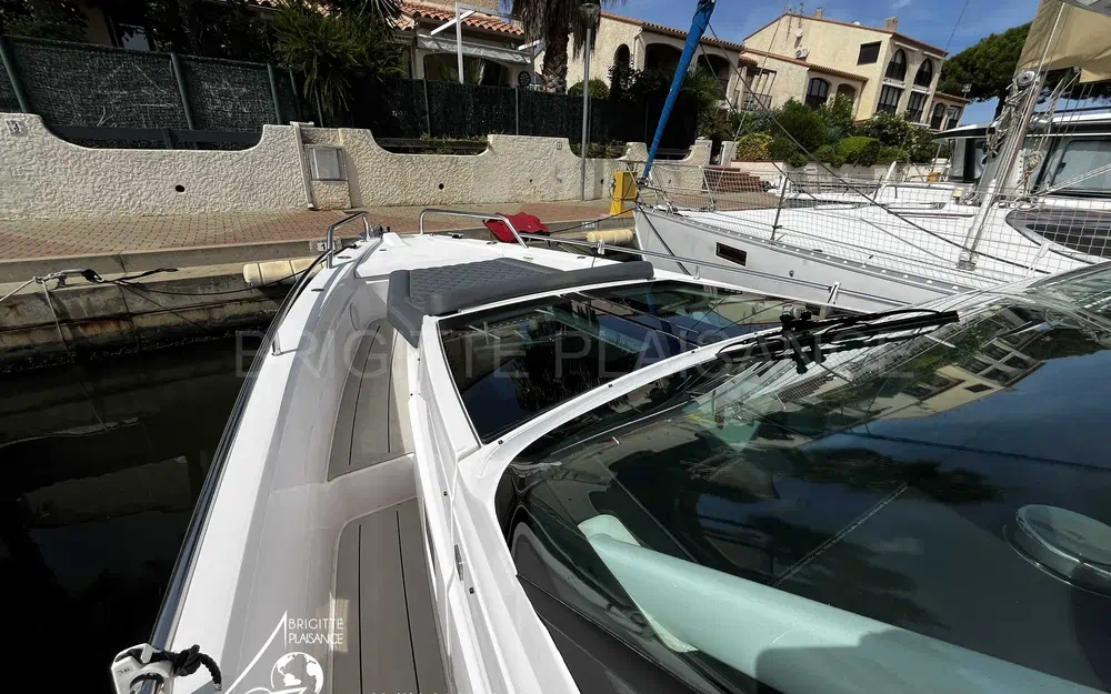 slider 9 Axopar 37 ST