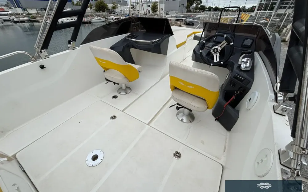 slider 5 Beneteau Flyer 6.6 SPORTdeck