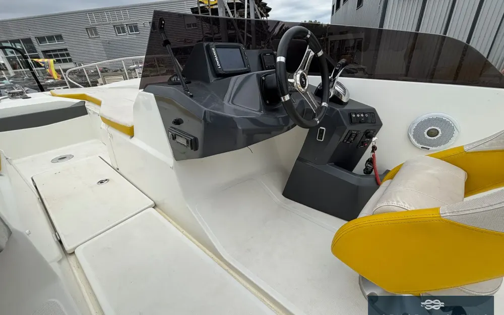 slider 8 Beneteau Flyer 6.6 SPORTdeck